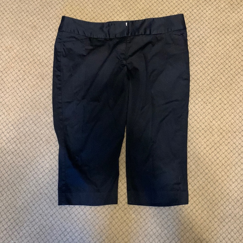 Worthington black capris size 16